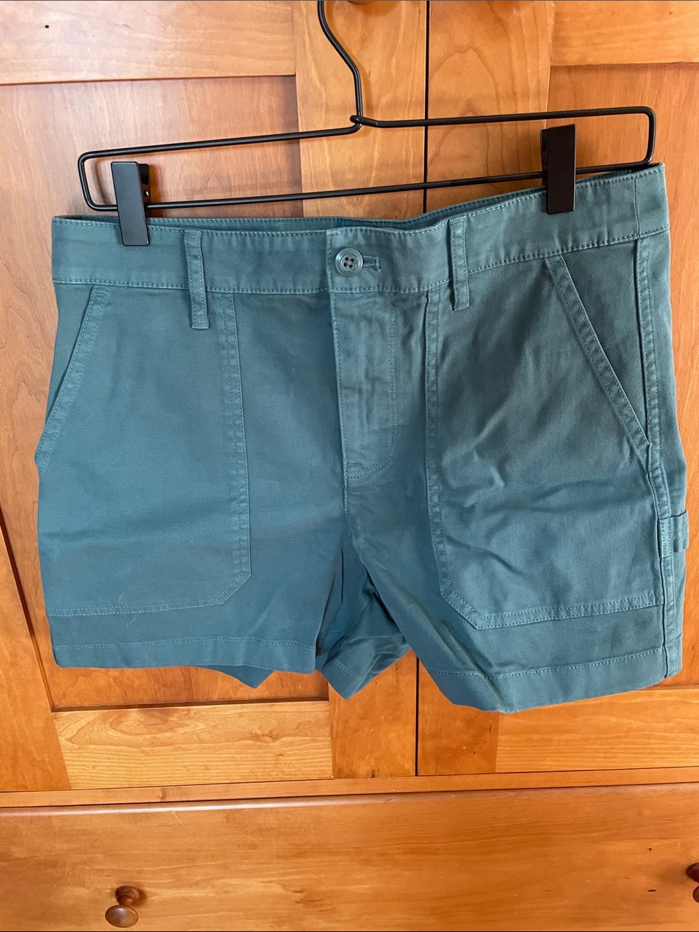 J. Crew NWT Women's Teal Flat-Front Utility/Carpenter Shorts. Size 8.